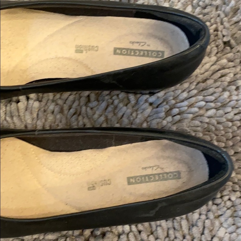 Clark’s soft cushion collection black pumps - Picture 3 of 5